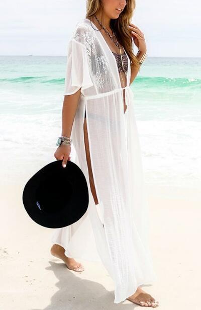 Vestido de playa blanco con abertura lateral, de Beachsissi