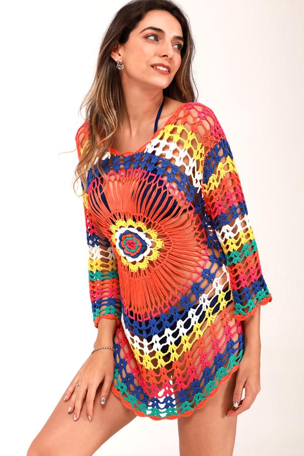 Vestido de playa colorido, con protector solar