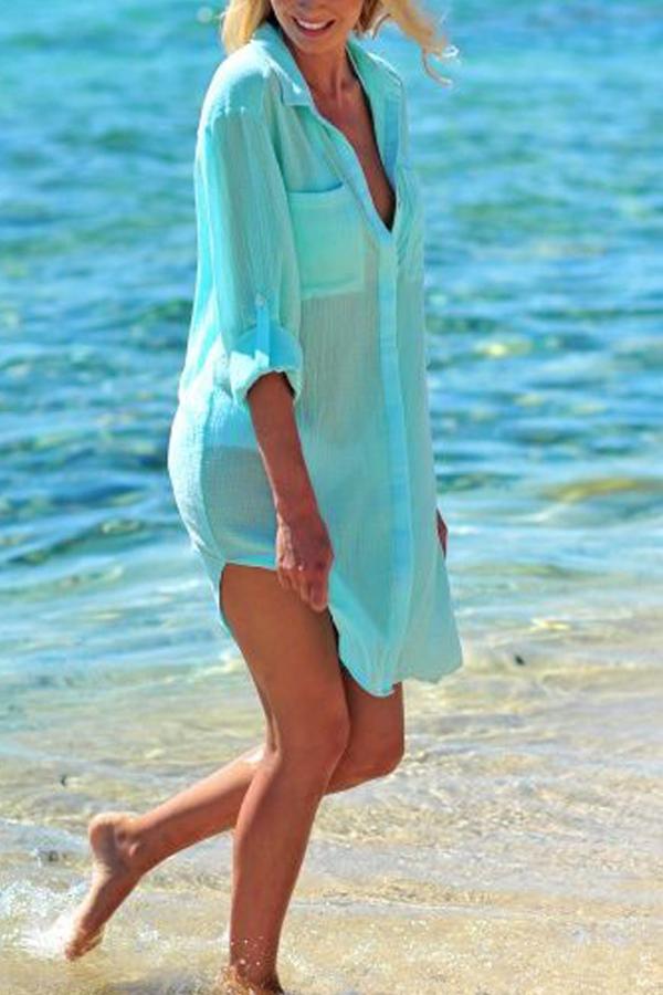 Vestido de playa unicolor, con mangas enrolladas